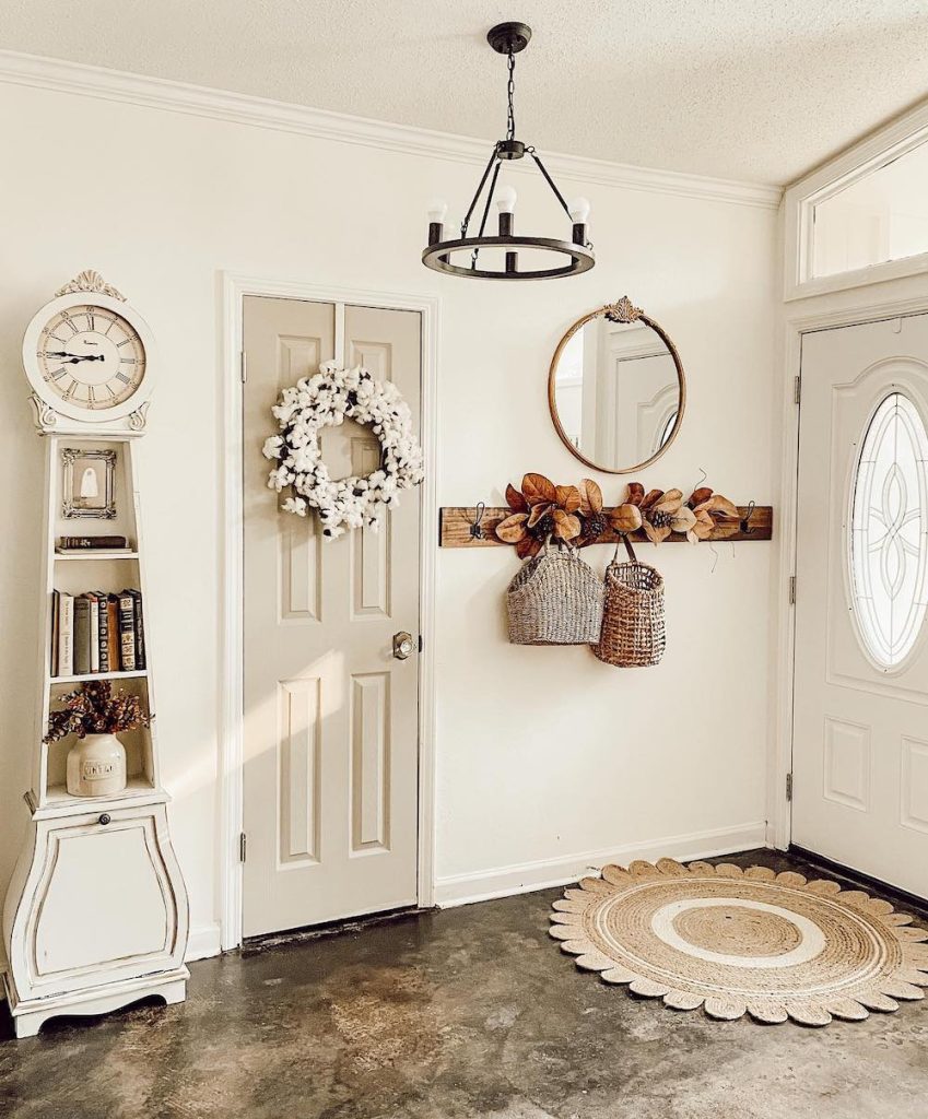 Fall Farmhouse Entryway Ideas In 8 #FallEntryway #FallFarmhouseEntryway #FallFarmhouse