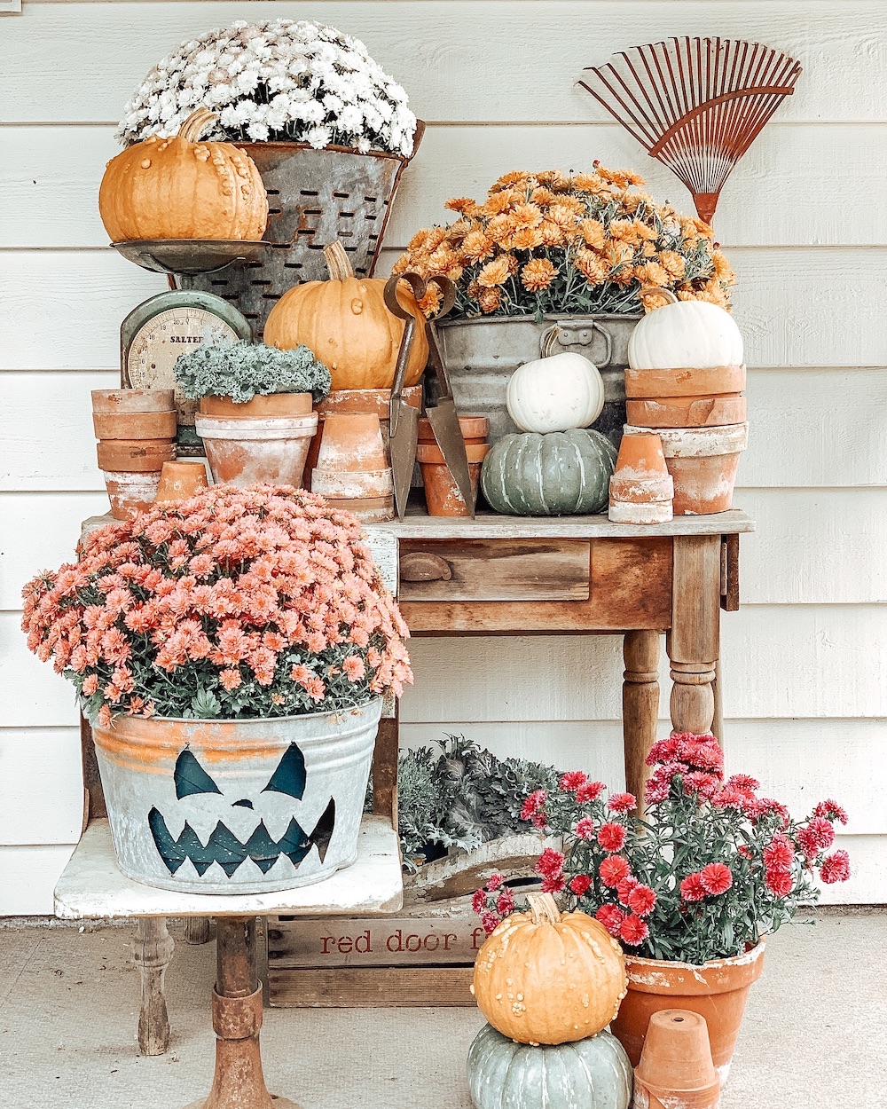 Fall Porch Design Ideas In 16 #FallDecor #FallFrontPorch #FallPorchIdeas