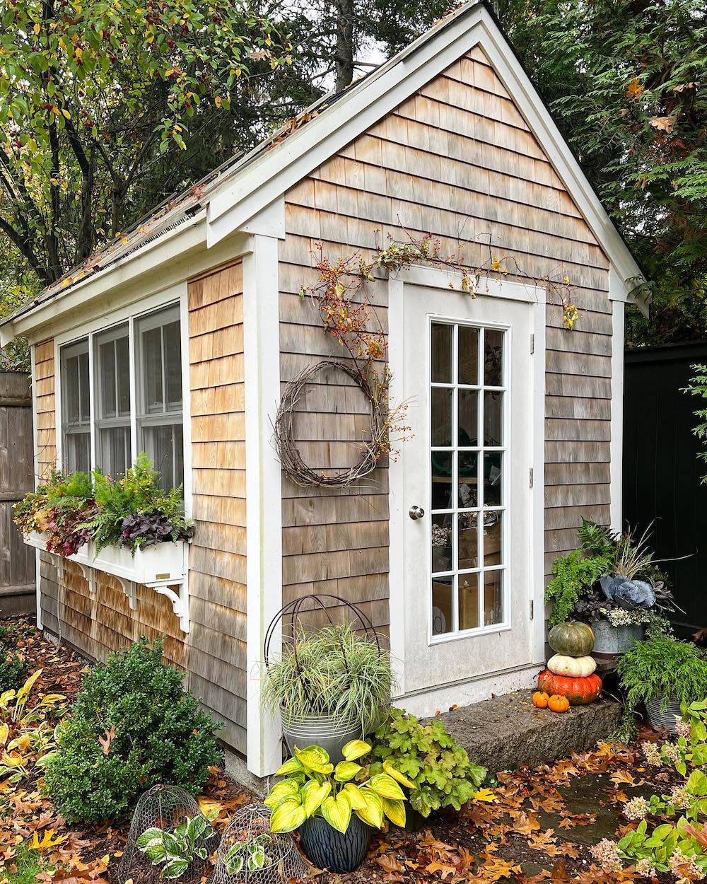 In 25 #FallDecor #FallFrontPorch #FallPorchIdeas