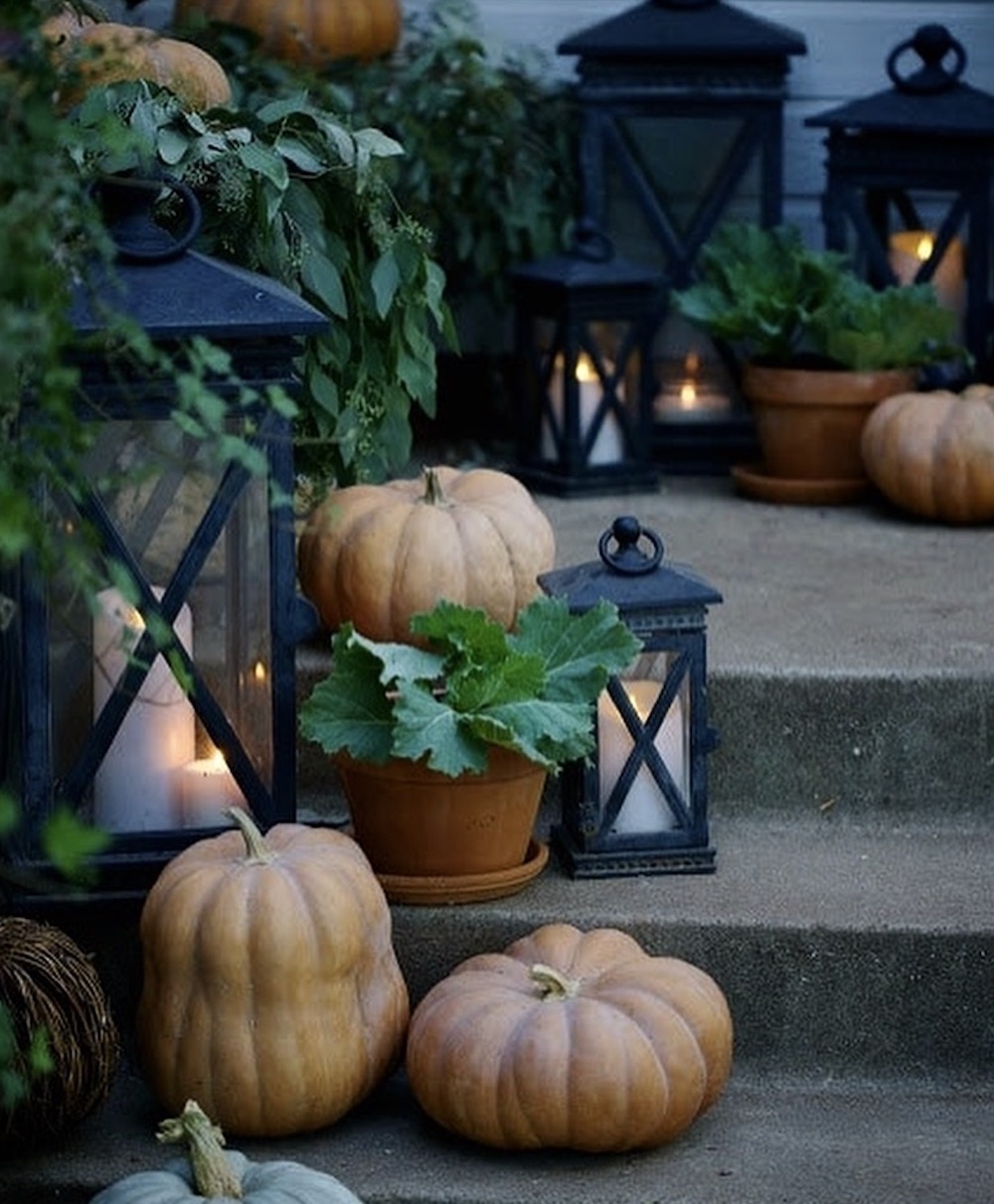 In 7 #FallDecor #FallFrontPorch #FallPorchIdeas