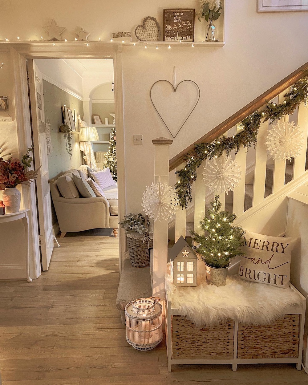 In 1 #Christmas #ChristmasStairway # #ChristmasStairwayDecorIdeas 