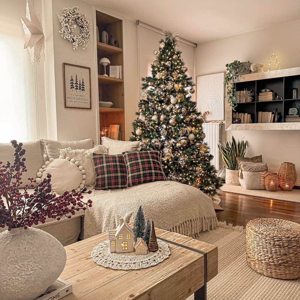 In 1 #Christmas #ScandiChristmas #NeutralLivingRooms #ScandiChristmasStyling 