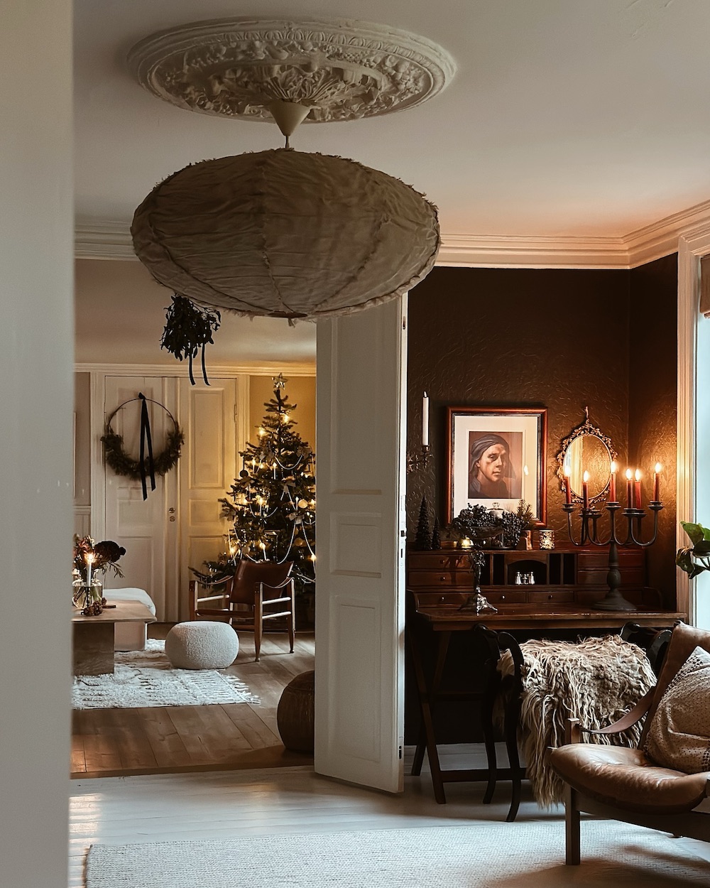 Scandi Christmas Living Room In 17 #Christmas #ScandiChristmas #NeutralLivingRooms #ScandiChristmasStyling 