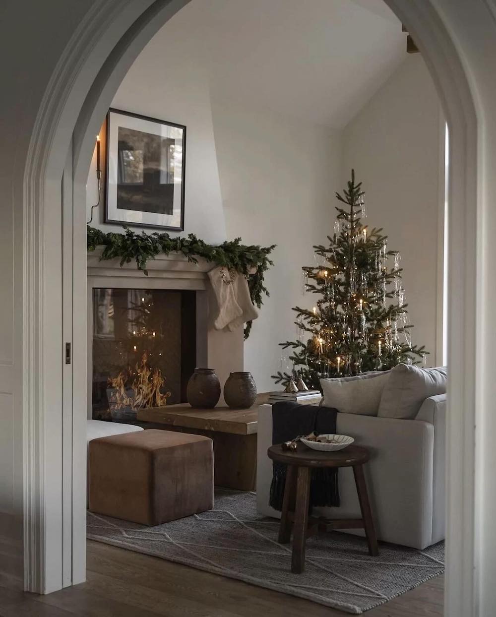 In 5 #Christmas #ScandiChristmas #NeutralLivingRooms #ScandiChristmasStyling 