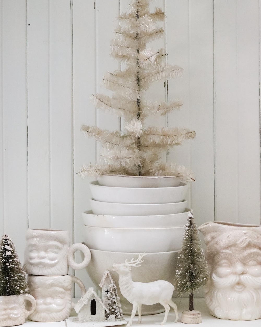 In 9 #VintageChristmas #NeutralVintageChristmas #NeutralChristmasVintage #NeutralChristmasStyling 